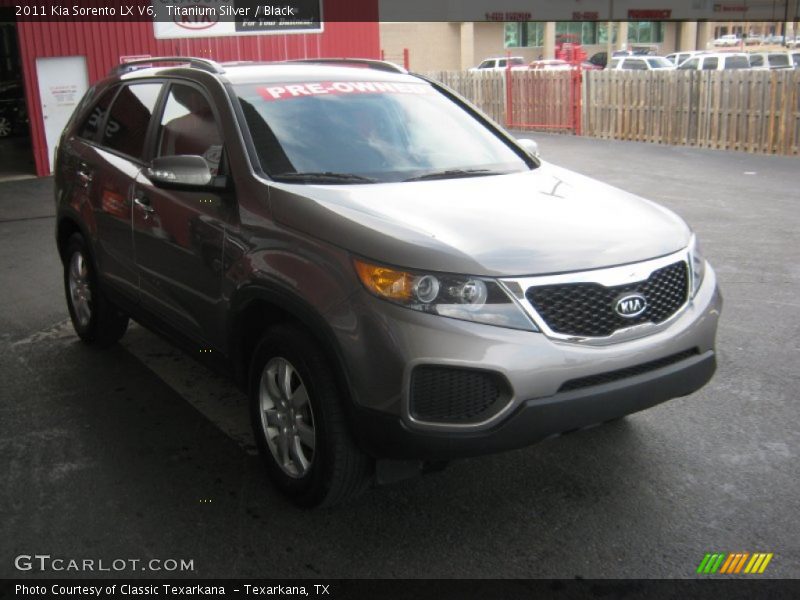 Titanium Silver / Black 2011 Kia Sorento LX V6