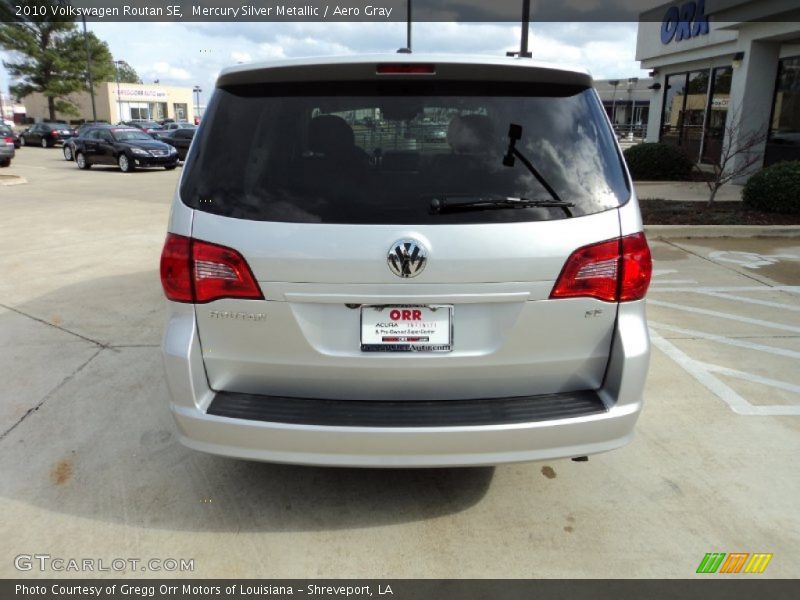 Mercury Silver Metallic / Aero Gray 2010 Volkswagen Routan SE