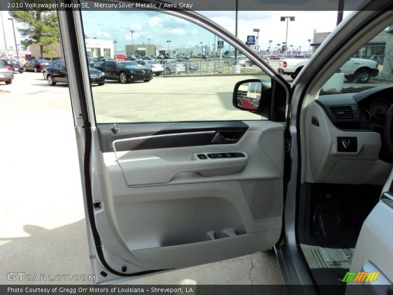 Mercury Silver Metallic / Aero Gray 2010 Volkswagen Routan SE