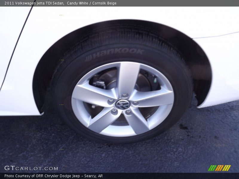 Candy White / Cornsilk Beige 2011 Volkswagen Jetta TDI Sedan