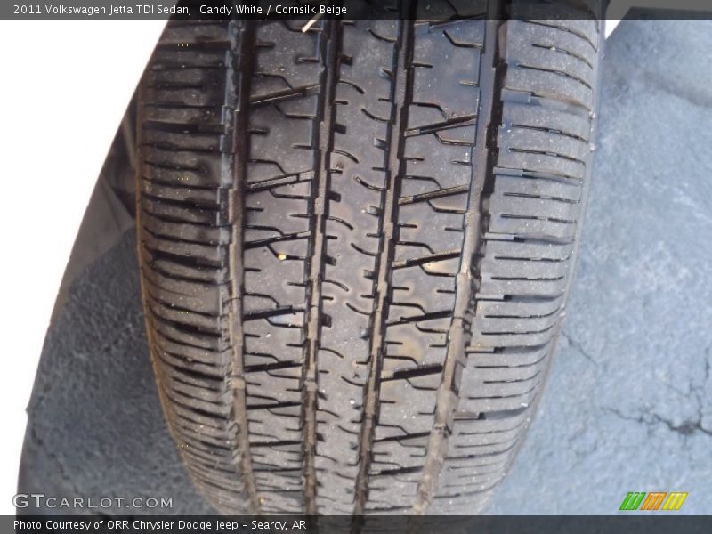 Candy White / Cornsilk Beige 2011 Volkswagen Jetta TDI Sedan