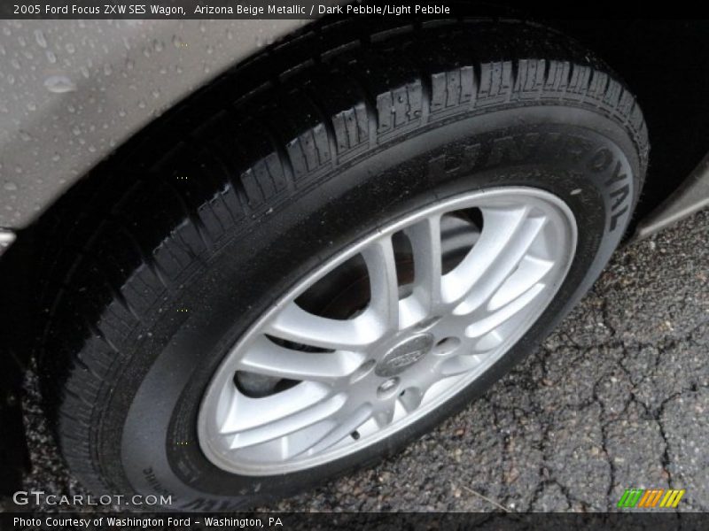 Arizona Beige Metallic / Dark Pebble/Light Pebble 2005 Ford Focus ZXW SES Wagon