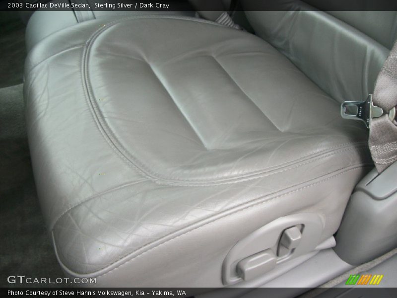 Sterling Silver / Dark Gray 2003 Cadillac DeVille Sedan