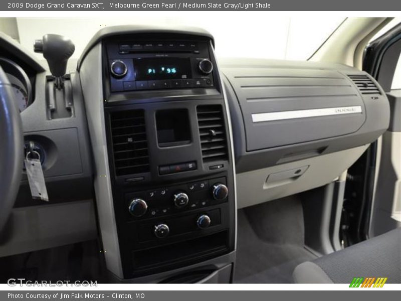 Melbourne Green Pearl / Medium Slate Gray/Light Shale 2009 Dodge Grand Caravan SXT