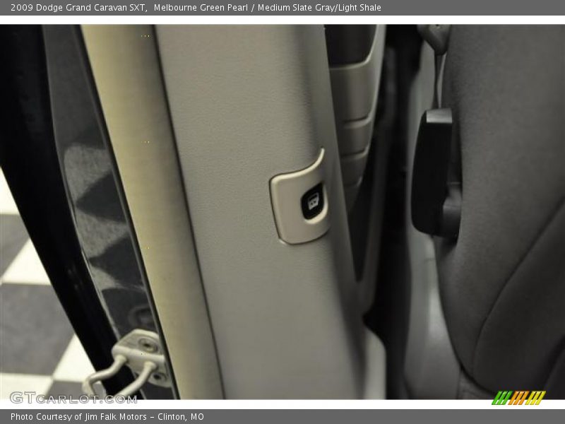 Melbourne Green Pearl / Medium Slate Gray/Light Shale 2009 Dodge Grand Caravan SXT