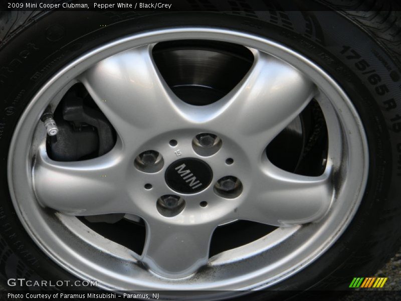 Pepper White / Black/Grey 2009 Mini Cooper Clubman