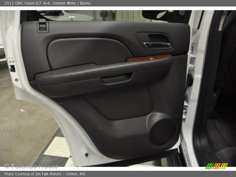 Summit White / Ebony 2011 GMC Yukon SLT 4x4