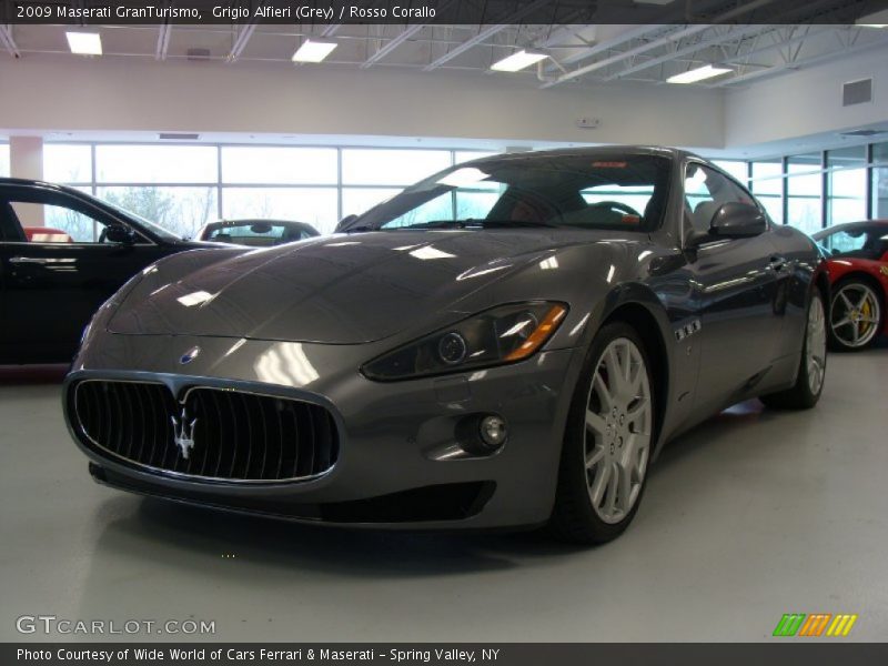 Grigio Alfieri (Grey) / Rosso Corallo 2009 Maserati GranTurismo