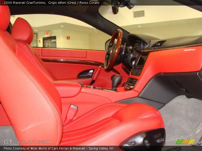 Grigio Alfieri (Grey) / Rosso Corallo 2009 Maserati GranTurismo