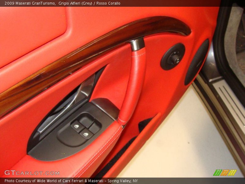Grigio Alfieri (Grey) / Rosso Corallo 2009 Maserati GranTurismo