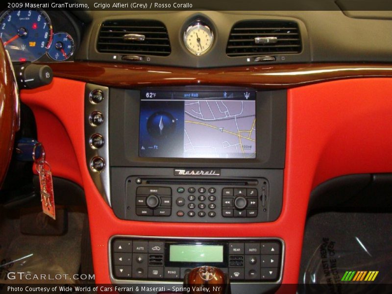 Grigio Alfieri (Grey) / Rosso Corallo 2009 Maserati GranTurismo