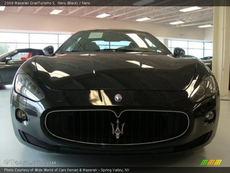 Nero (Black) / Nero 2009 Maserati GranTurismo S