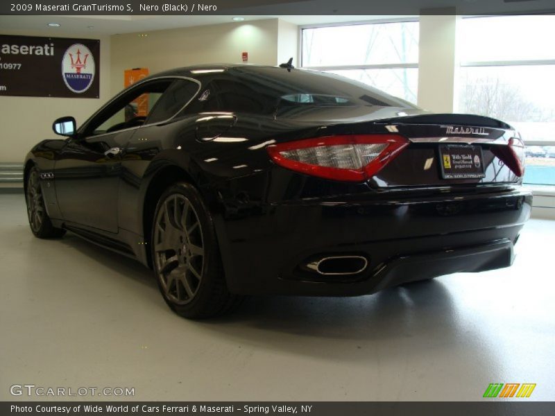 Nero (Black) / Nero 2009 Maserati GranTurismo S