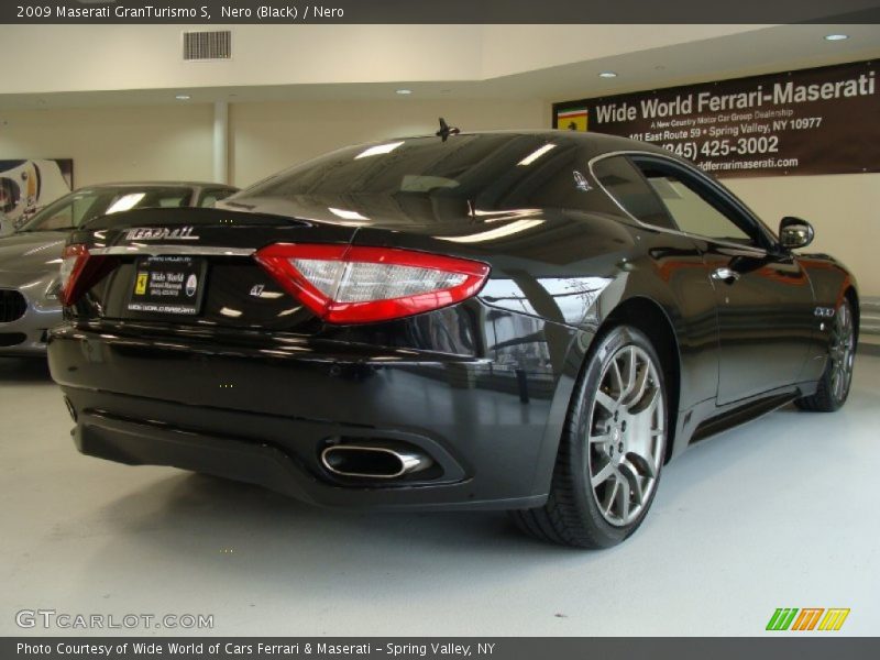 Nero (Black) / Nero 2009 Maserati GranTurismo S