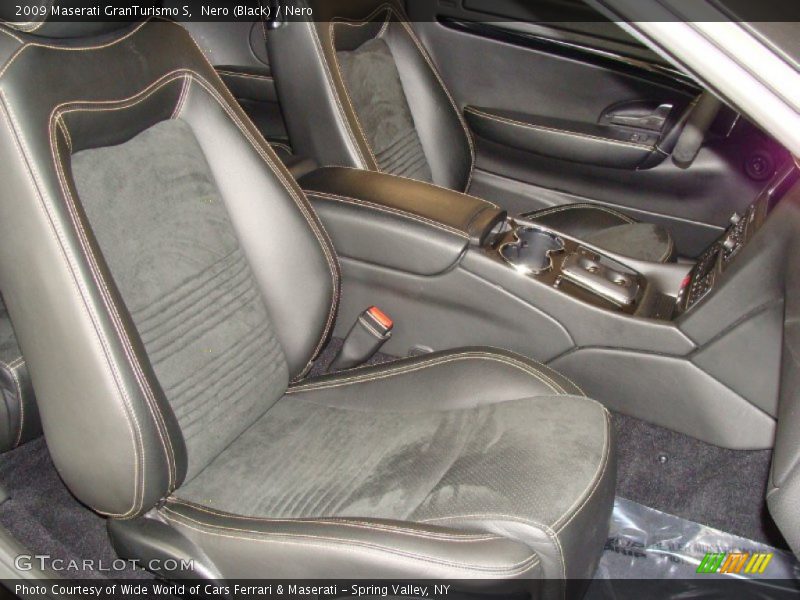  2009 GranTurismo S Nero Interior