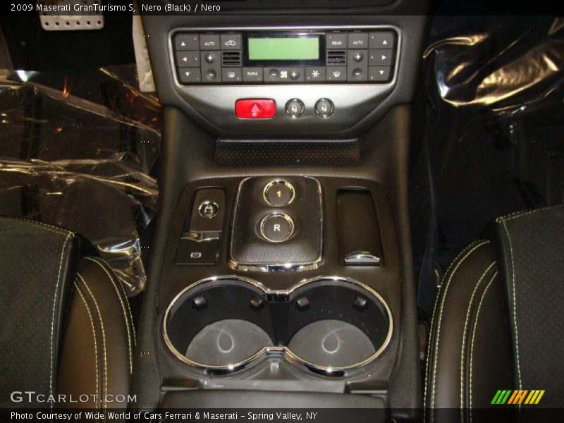 Nero (Black) / Nero 2009 Maserati GranTurismo S