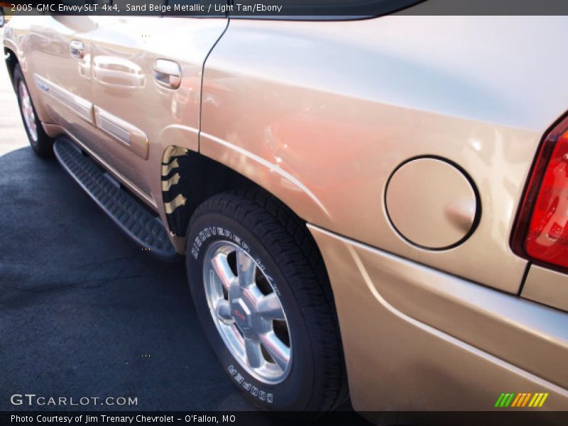 Sand Beige Metallic / Light Tan/Ebony 2005 GMC Envoy SLT 4x4