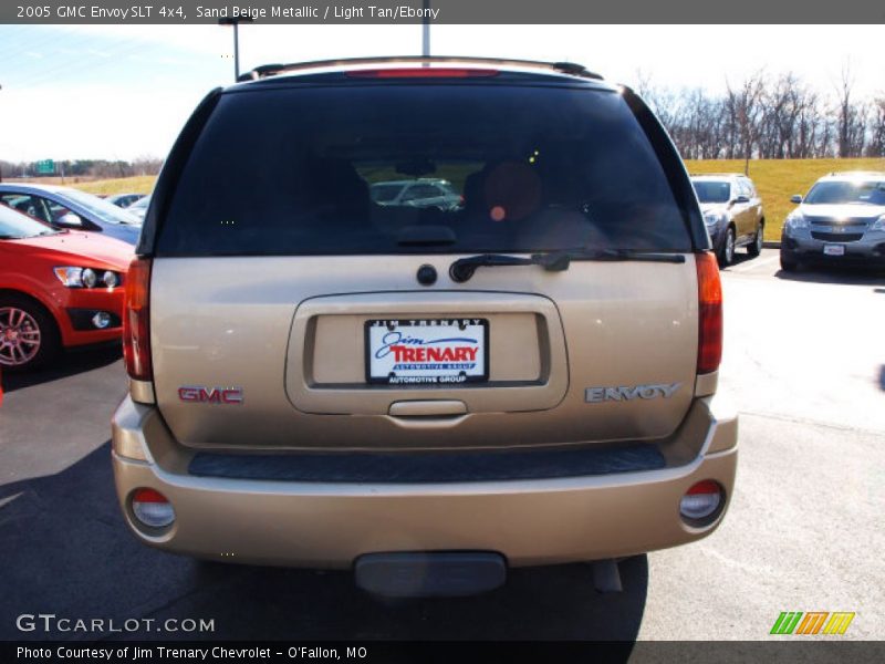 Sand Beige Metallic / Light Tan/Ebony 2005 GMC Envoy SLT 4x4