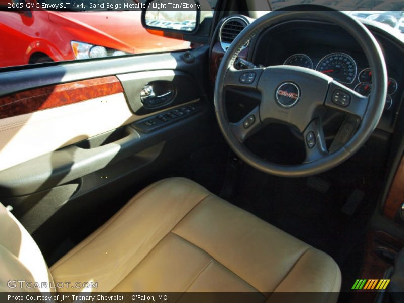 Sand Beige Metallic / Light Tan/Ebony 2005 GMC Envoy SLT 4x4