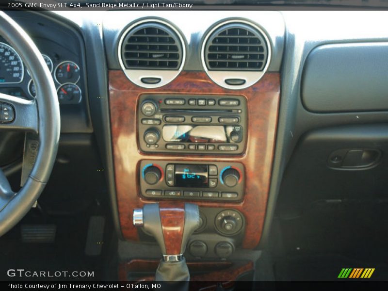 Sand Beige Metallic / Light Tan/Ebony 2005 GMC Envoy SLT 4x4