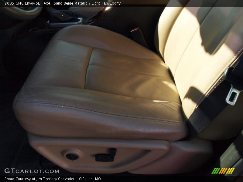 Sand Beige Metallic / Light Tan/Ebony 2005 GMC Envoy SLT 4x4