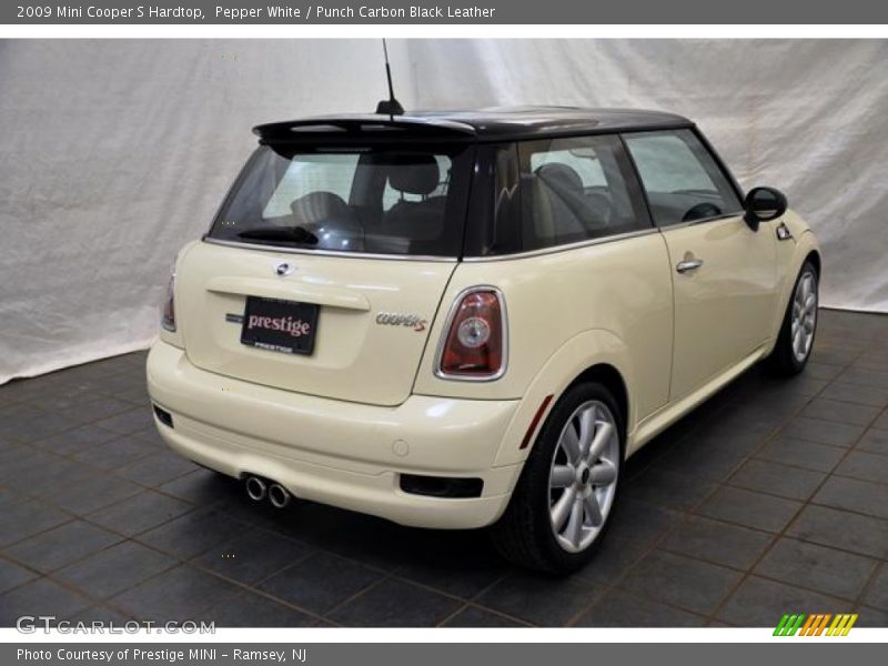 Pepper White / Punch Carbon Black Leather 2009 Mini Cooper S Hardtop