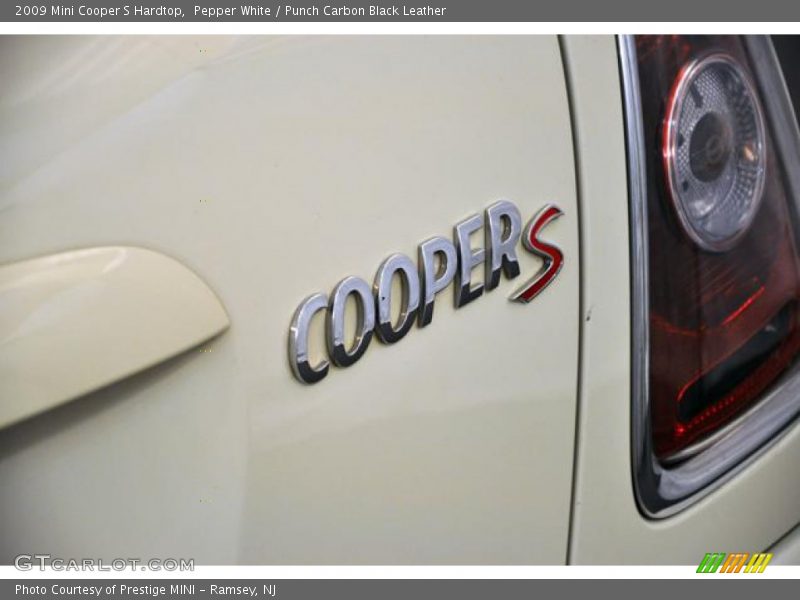 Pepper White / Punch Carbon Black Leather 2009 Mini Cooper S Hardtop