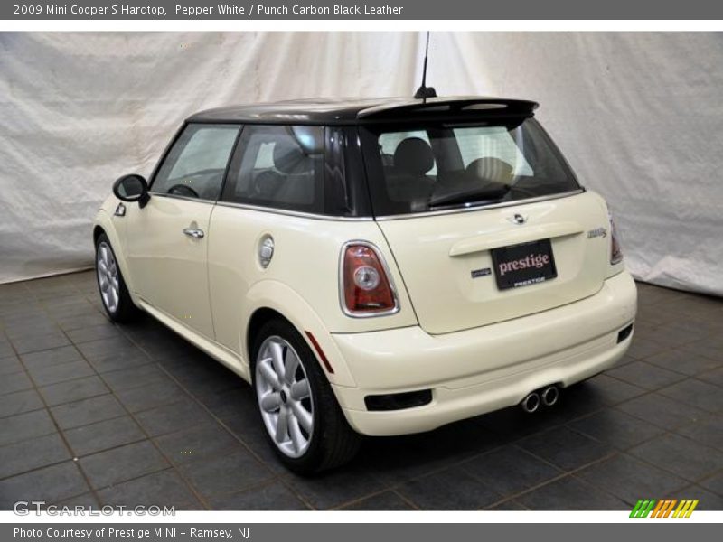 Pepper White / Punch Carbon Black Leather 2009 Mini Cooper S Hardtop