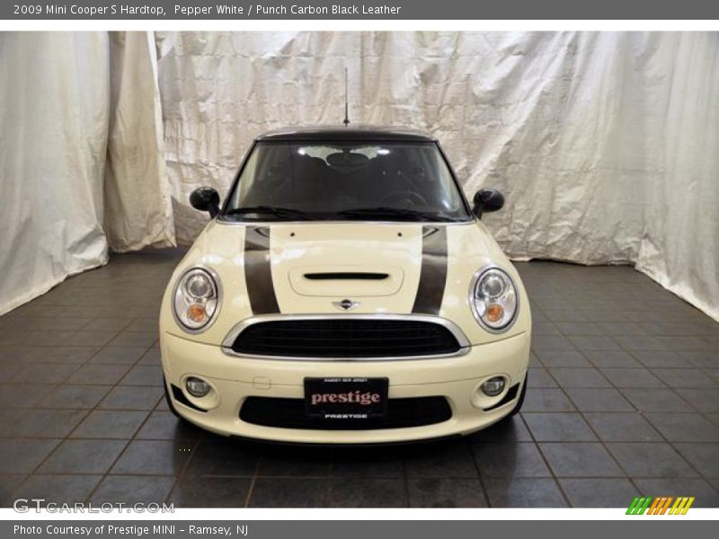 Pepper White / Punch Carbon Black Leather 2009 Mini Cooper S Hardtop