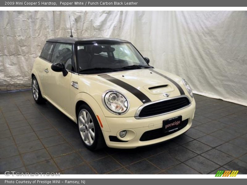 Pepper White / Punch Carbon Black Leather 2009 Mini Cooper S Hardtop