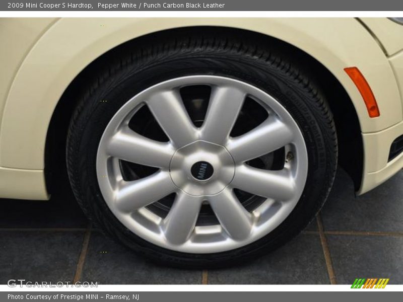 Pepper White / Punch Carbon Black Leather 2009 Mini Cooper S Hardtop