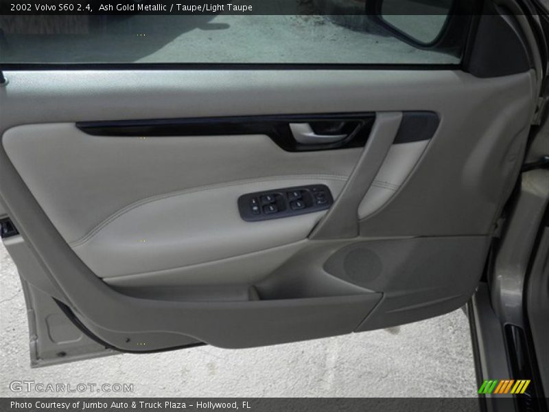 Ash Gold Metallic / Taupe/Light Taupe 2002 Volvo S60 2.4
