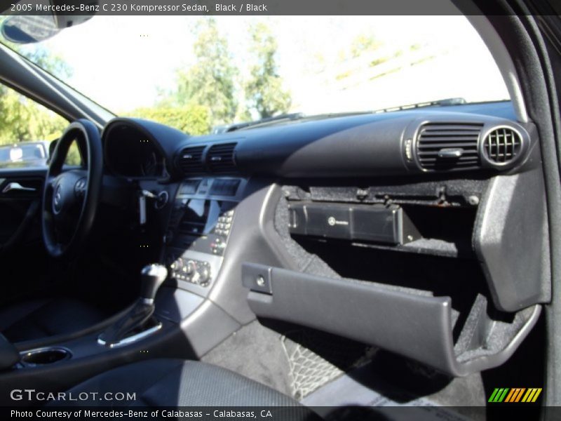 Black / Black 2005 Mercedes-Benz C 230 Kompressor Sedan