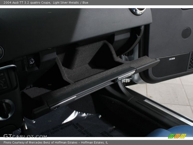 Light Silver Metallic / Blue 2004 Audi TT 3.2 quattro Coupe