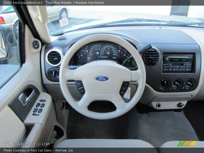Dashboard of 2003 Expedition XLT