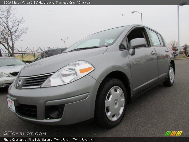 Magnetic Gray / Charcoal 2009 Nissan Versa 1.8 S Hatchback