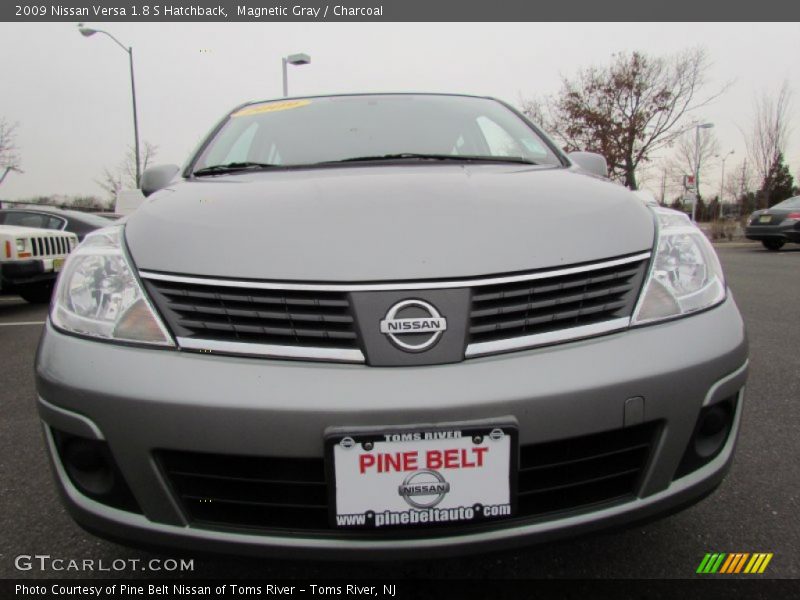 Magnetic Gray / Charcoal 2009 Nissan Versa 1.8 S Hatchback