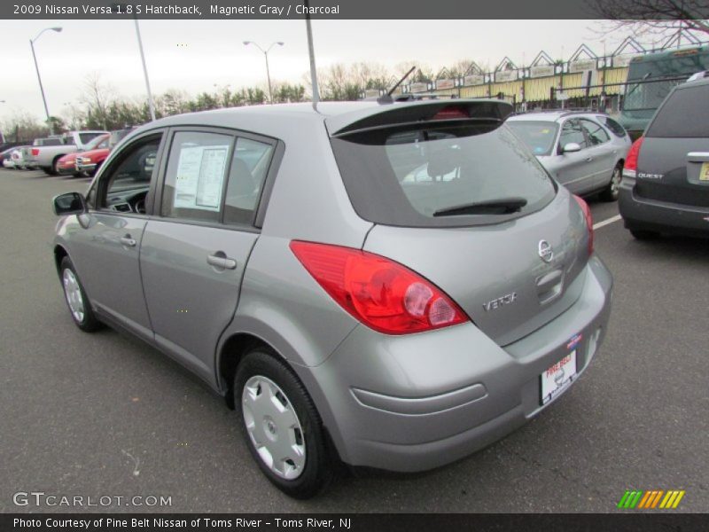 Magnetic Gray / Charcoal 2009 Nissan Versa 1.8 S Hatchback