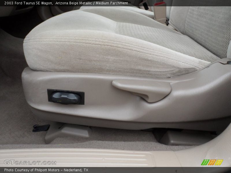 Arizona Beige Metallic / Medium Parchment 2003 Ford Taurus SE Wagon