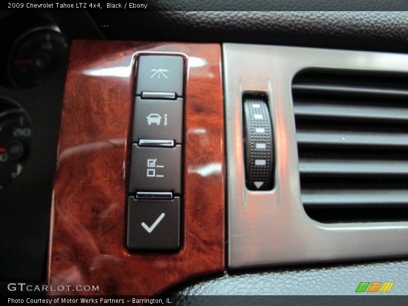 Black / Ebony 2009 Chevrolet Tahoe LTZ 4x4