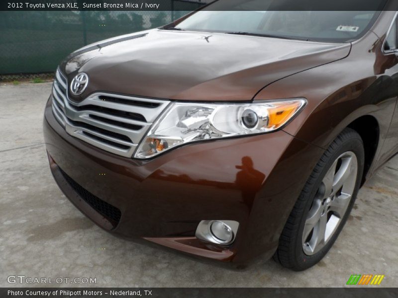 Sunset Bronze Mica / Ivory 2012 Toyota Venza XLE