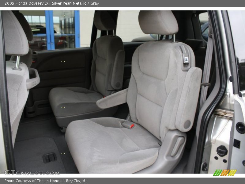 Silver Pearl Metallic / Gray 2009 Honda Odyssey LX
