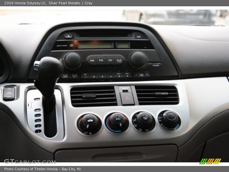 Silver Pearl Metallic / Gray 2009 Honda Odyssey LX