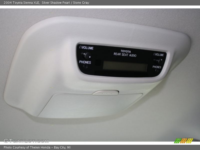 Silver Shadow Pearl / Stone Gray 2004 Toyota Sienna XLE