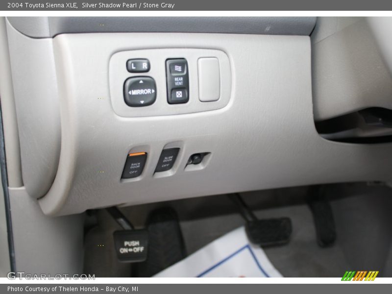 Silver Shadow Pearl / Stone Gray 2004 Toyota Sienna XLE