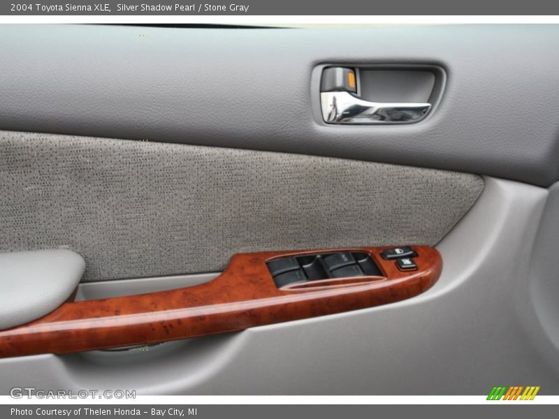 Silver Shadow Pearl / Stone Gray 2004 Toyota Sienna XLE