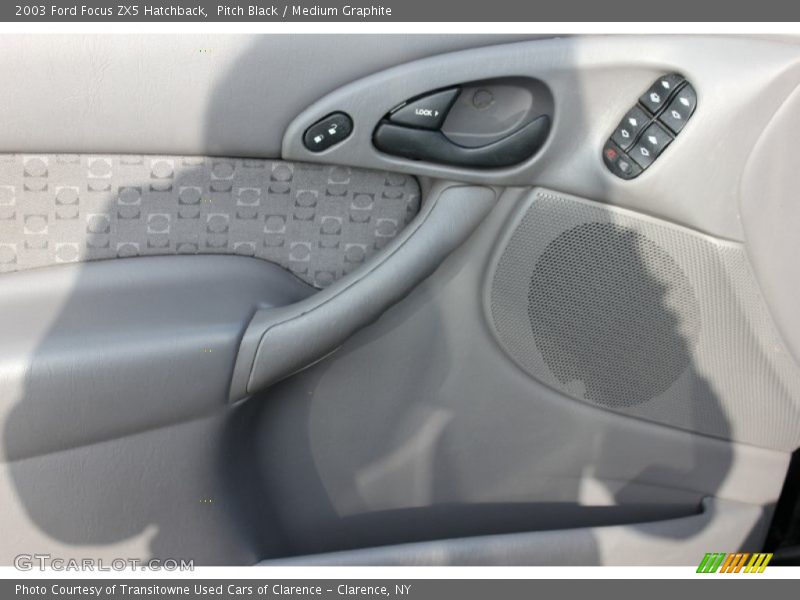 Pitch Black / Medium Graphite 2003 Ford Focus ZX5 Hatchback