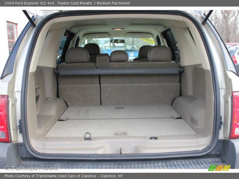 Pueblo Gold Metallic / Medium Parchment 2004 Ford Explorer XLS 4x4