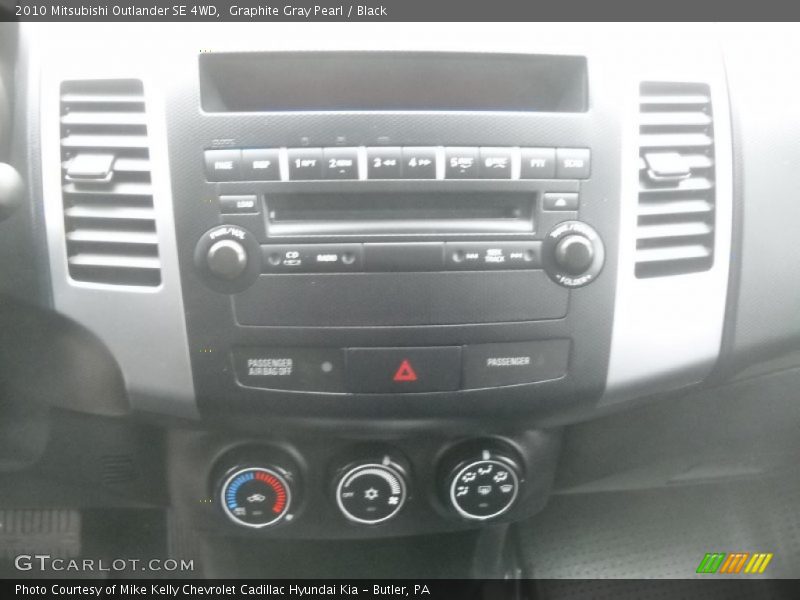 Graphite Gray Pearl / Black 2010 Mitsubishi Outlander SE 4WD