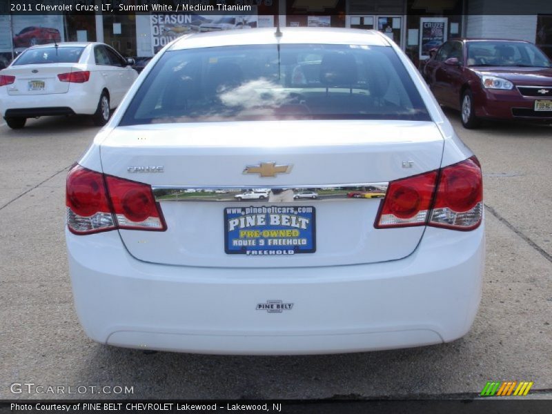 Summit White / Medium Titanium 2011 Chevrolet Cruze LT